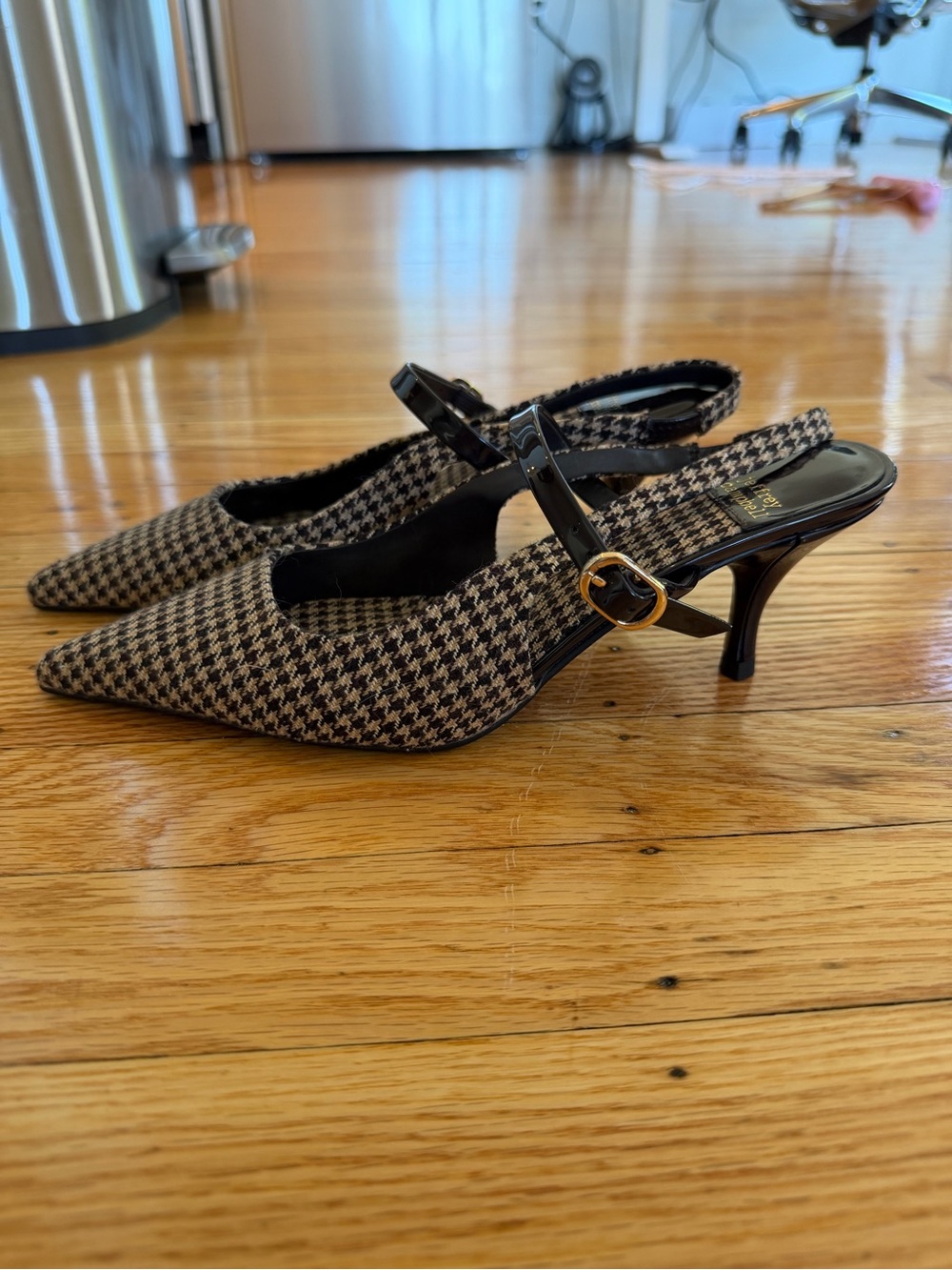 NWOT Jeffrey Campbell Houndstooth Pointed Slingbacks - Picture 2 of 4